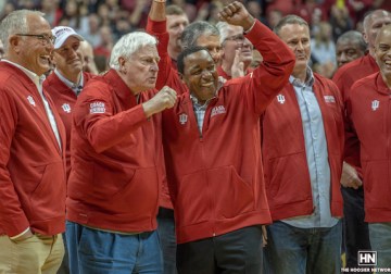 Bob Knight, Isiah Thomas and other former Hoosiers honored at halftime.